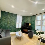 Le Besson, 2 Pieces Au Coeur De La Apartment *