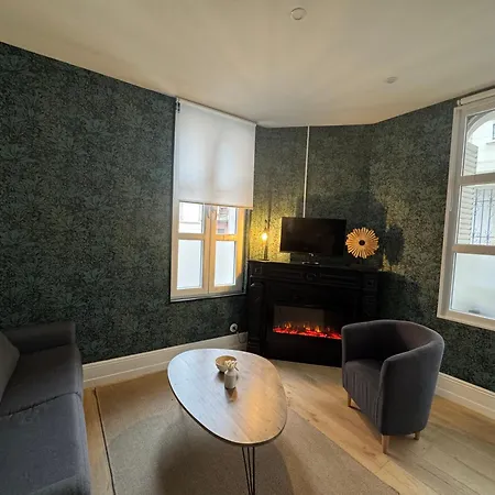 Le Besson, 2 Pieces Au Coeur De La *