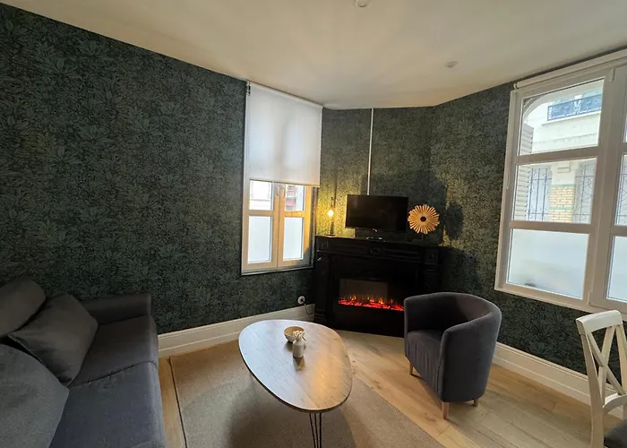 Le Besson, 2 Pieces Au Coeur De La *